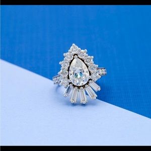 Engagement ring, 2.2 ct moissanite